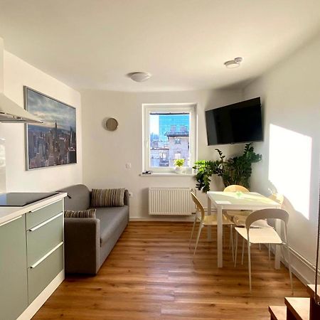 Little Plaza Duplex Apartment Ljubljana Ngoại thất bức ảnh