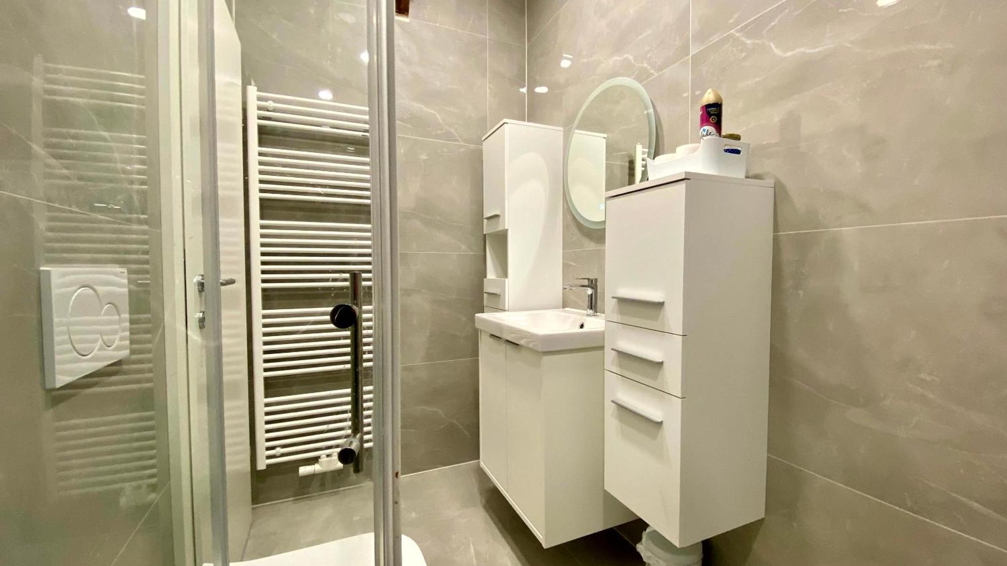 Little Plaza Duplex Apartment Ljubljana Ngoại thất bức ảnh