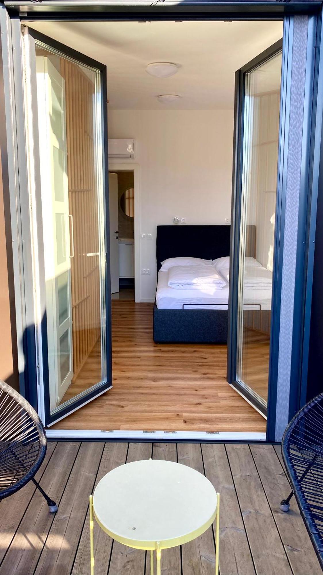Little Plaza Duplex Apartment Ljubljana Ngoại thất bức ảnh